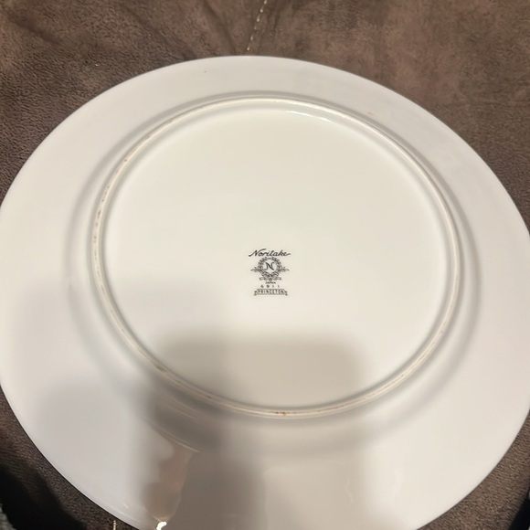 Vintage Discontinued Noritake Princeton 6911 Plates - Picture 2 of 2